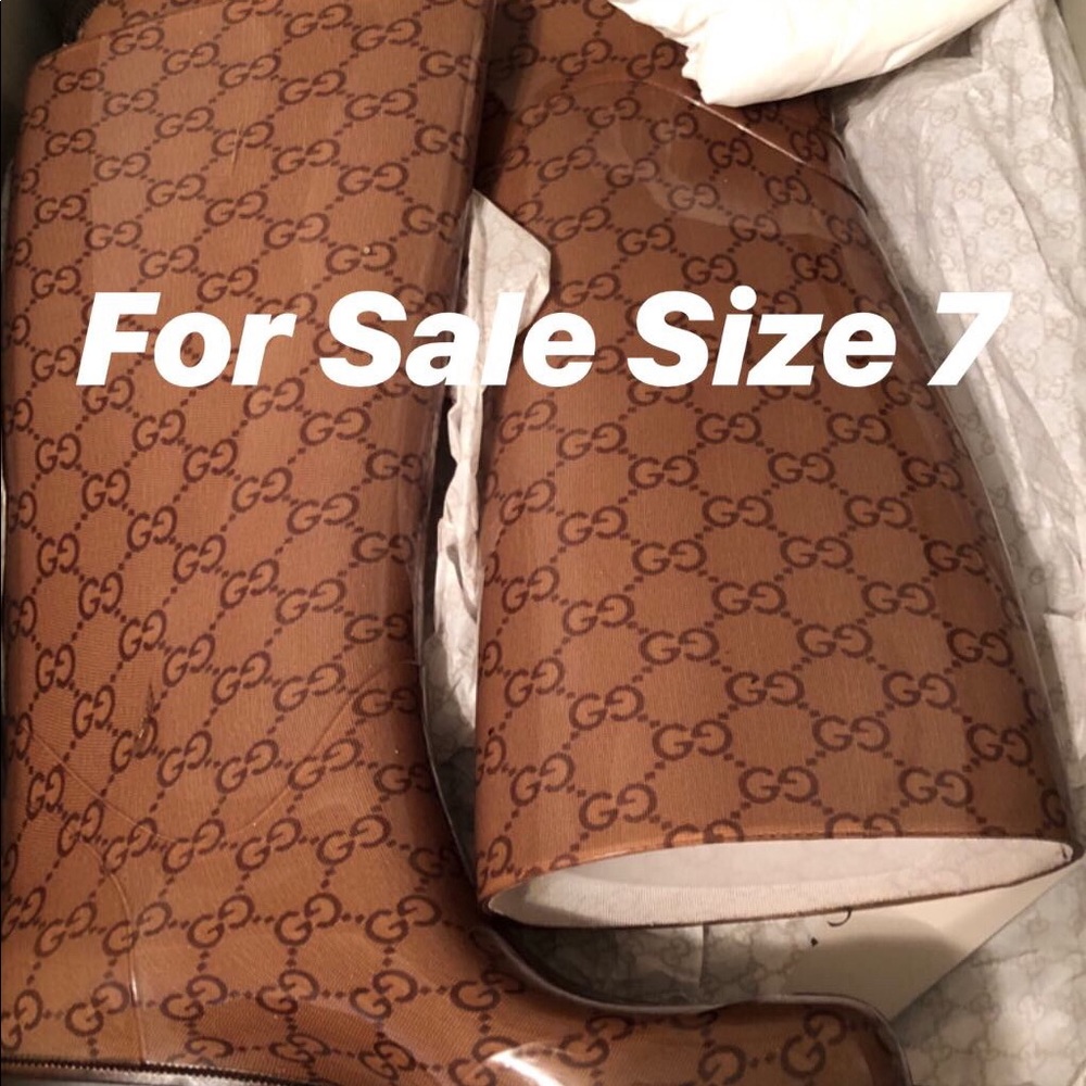 Gucci rain boots size 7